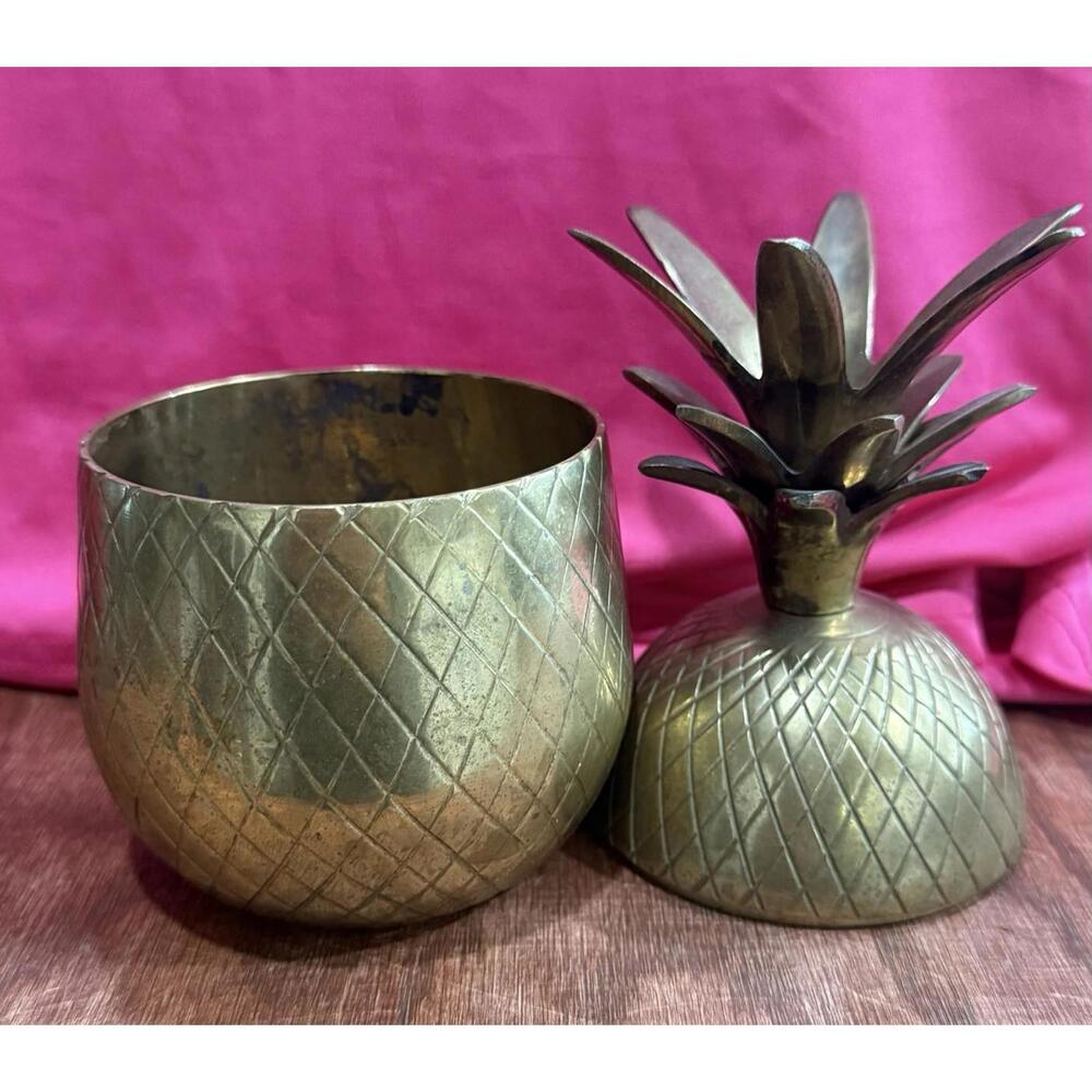 Brass Pineapple Storage Container - Picture 4 of 8